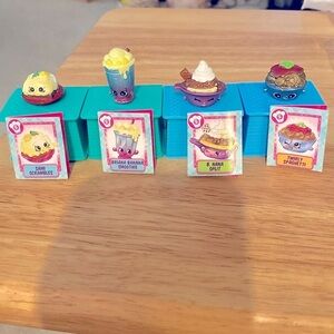 Shopkins (4) with Recipe Card, Chef Club Recipe Box